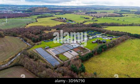 Vue aérienne par drone des installations de traitement des eaux usées de Blackburn, West Lothian Scotland Banque D'Images