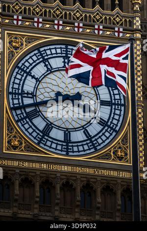 Londres, Royaume-Uni - 15 octobre 2022 - image capturant l'emblématique Big Ben (Elizabeth Tower), soulignant l'importance historique et architecturale du monument. Banque D'Images
