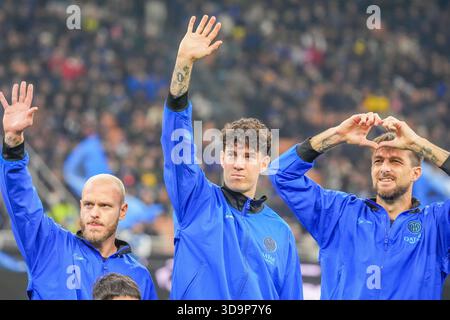Milan, Italie. 06th Dec, 2025. Alessandro Bastoni lors du championnat italien Serie A match de football entre le FC Internazionale et Como 1907 le 6 décembre 2025 au stade Giuseppe Meazza à Milan, Italie - photo Alessio Morgese/DPPI crédit : DPPI Media/Alamy Live News Banque D'Images