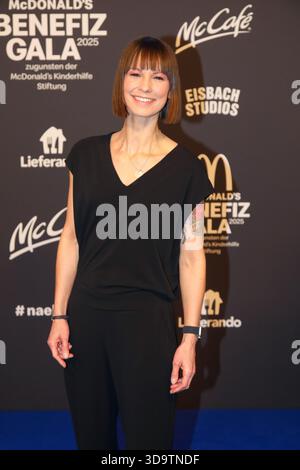 München, Allemagne. 6 décembre 2025. München, 06.12.2025 Christina Stürmer BEI der McDonald's Benefiz-Gala 2025 in München Foto : Matthias Gränzdörfer crédit : mgfoto/Alamy Live News Banque D'Images