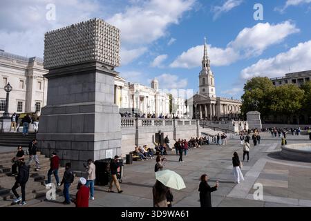 Quatrième commission plinthe de Mil Veces un instant A Thousand Times an instant de Teresa Margolles le 4 octobre 2025 à Londres, Royaume-Uni. Banque D'Images