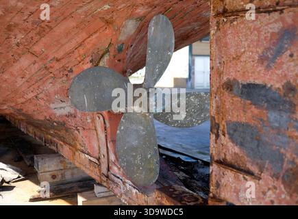 Hélice de navire d'un navire de pêche en bois au Portugal Banque D'Images