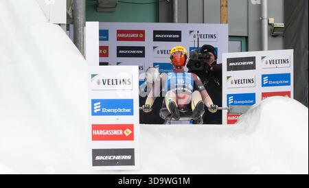 Winterberg, Allemagne. 07 décembre 2025. WINTERBERG, ALLEMAGNE - DÉCEMBRE 07 : Fraebel, Merle (GER) en compétition en Heat 1 des célibataires femmes au jour 3 de la Coupe du monde de luge Eberspächer fil 2025/2026 au Veltins Ice Arena de Winterberg le 07.12.2025 en Northrhine-Westphalie/Allemagne. Photo © Oliver Kremer/Beautiful Sports. Crédit : BEAUTIFUL SPORTS Pressefotoagentur/Alamy Live News Banque D'Images