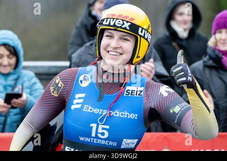 Winterberg, Allemagne. 07 décembre 2025. WINTERBERG, ALLEMAGNE - DÉCEMBRE 07 : Fraebel, Merle (GER) en compétition dans Heat 2 des célibataires femmes au jour 3 de la Coupe du monde de luge Eberspächer fil 2025/2026 à Veltins Ice Arena de Winterberg le 07.12.2025 en Northrhine-Westphalie/Allemagne. Photo © Oliver Kremer/Beautiful Sports. Crédit : BEAUTIFUL SPORTS Pressefotoagentur/Alamy Live News Banque D'Images