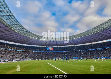 Berlin, Deutschland. 07 décembre 2025. Hertha BSC Berlin, Stimmungsbild Olympiastadion Berlin, GER, Hertha BSC vs, 1. FC Magdeburg, 2. Bundesliga, saison 2025/2026, 15. SPIELTAG, 07.12.2025 (LA RÉGLEMENTATION DFL INTERDIT TOUTE UTILISATION DE PHOTOGRAPHIES COMME SÉQUENCES D'IMAGES ET/OU QUASI - VIDÉO). Foto : Eibner-Pressefoto/ Claudius Rauch crédit : dpa/Alamy Live News Banque D'Images