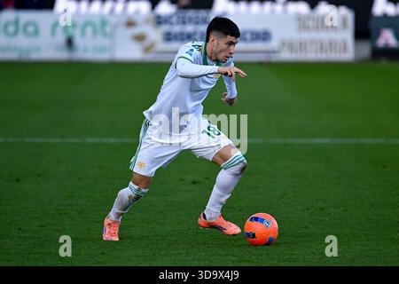 Cagliari, Italie. 07 décembre 2025. Le Roma Matias Soule Malvano en action lors du match de Serie A entre Cagliari Calcio et Roma à l'Unipol Domus à Cagliari, Sardaigne - dimanche 7 décembre 2025. Sport - Soccer (photo de Gianluca Zuddas/Lapresse) crédit : LaPresse/Alamy Live News Banque D'Images