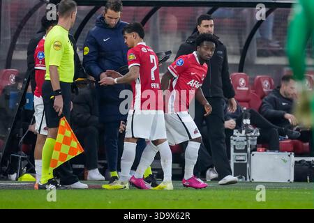Alkmaar, pays-Bas. 07 décembre 2025. ALKMAAR, PAYS-BAS - 7 DÉCEMBRE : Weslley Patati d'AZ Alkmaar remplace Ibrahim Sadiq d'AZ Alkmaar lors du match néerlandais Eredivisie entre AZ Alkmaar et Go Ahead Eagles au stade AFAS le 7 décembre 2025 à Alkmaar, pays-Bas. (Photo de Ed van de Pol/Orange Pictures) crédit : Orange pics BV/Alamy Live News Banque D'Images