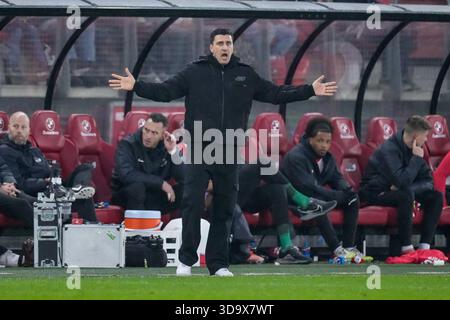 Alkmaar, pays-Bas. 07 décembre 2025. ALKMAAR, PAYS-BAS - 7 DÉCEMBRE : Maarten Martens de l'AZ Alkmaar crie lors du match néerlandais Eredivisie entre l'AZ Alkmaar et Go Ahead Eagles au stade AFAS le 7 décembre 2025 à Alkmaar, pays-Bas. (Photo de Ed van de Pol/Orange Pictures) crédit : Orange pics BV/Alamy Live News Banque D'Images