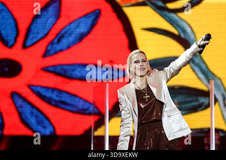 Curitiba, Brésil. 07 décembre 2025. PR - CURITIBA - 06/12/2025 - CURITIBA, PRIME ROCK BRASIL - Paula Toller lors d'une performance au Prime Rock Brasil à Pedreira Paulo Leminski, à Curitiba, ce samedi (06). Photo : Robson Mafra/AGIF (photo de Robson Mafra/AGIF/SIPA USA) crédit : Sipa USA/Alamy Live News Banque D'Images