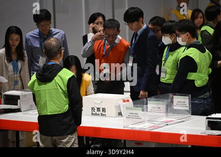 Comité électoral de Hong Kong dépouillement de la circonscription le 7 décembre 2025 à Hong Kong. Aujourd’hui Hong Kong tient son élection au Conseil législatif. (Photo de Kobe Li/Nexpher images) Banque D'Images