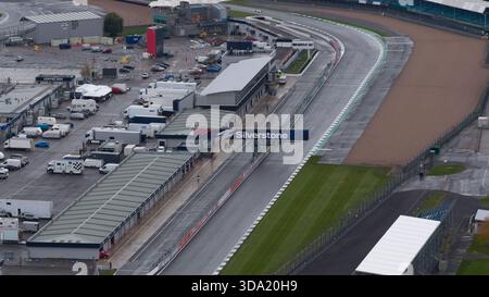 Towcester, South Northamptonshire district, Angleterre, octobre 29, 2025 : vue aérienne du circuit de Silverstone British Motorsport Banque D'Images