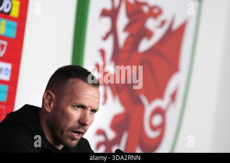 Photo du dossier datée du 17-11-2025 de l’entraîneur-chef du pays de Galles Craig Bellamy qui a relancé sa rivalité avec Jesse Marsch après que le pays de Galles ait été mis sur le même chemin de Coupe du monde que les co-hôtes du Canada. Date d'émission : lundi 8 décembre 2025. Banque D'Images