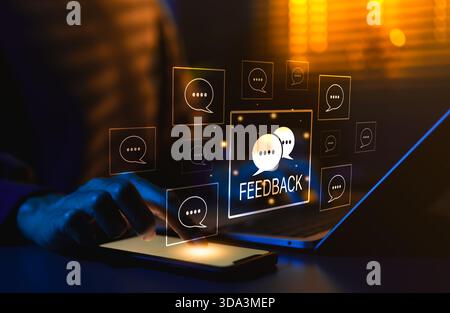 Concept de feedback et de gestion de la réputation. Les icônes de commentaires représentent les avis en ligne, les évaluations des commentaires des utilisateurs, la rédaction des commentaires, les enquêtes de satisfaction, Banque D'Images