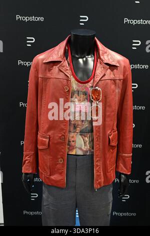 Costume de Tyler Durden (Brad Pitt) avec Veste en cuir rouge Fight Club (1999) Banque D'Images