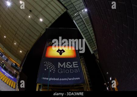 Molineux, Wolverhampton le lundi 8 décembre 2025. Vue générale du terrain avant le coup d'envoi du match de premier League entre Wolverhampton Wanderers et Manchester United à Molineux, Wolverhampton, lundi 8 décembre 2025. (Photo : Stuart Leggett | mi News) crédit : MI News & Sport /Alamy Live News Banque D'Images