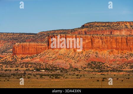 Paysage de mesit autour de Thoreau, entre Grants et Gallup, Nouveau-Mexique, États-Unis Banque D'Images