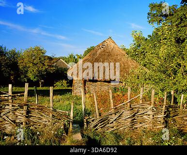 Vieille maison ukrainienne, musée en plein air de l'architecture ukrainienne, Kiev, Pirogovo, Ukraine, Europe. Vieille maison ukrainienne dans le musée en plein air de l'ukrainien a Banque D'Images