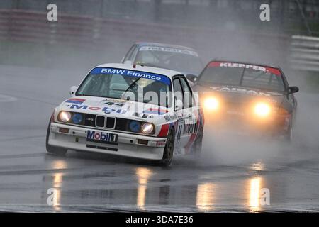Ash Muldoon, James Kellett, BMW E30 M3, Historic car Challenge & Tony Dron Trophy, des coureurs emblématiques des groupes 1, 2, et Un qui A frappé les circuits à partir de 1969 Banque D'Images