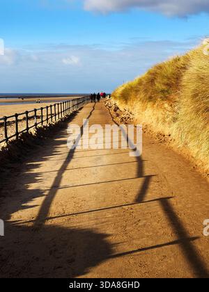 Partie du chemin de la côte de l'Angleterre à Crosby Beach Merseyside Angleterre Banque D'Images