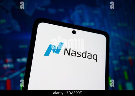 Composite NASDAQ. Concept de marché boursier et d'investissement. Une photo éditoriale a été prise : Bakou, Azerbaïdjan. 09.12.2025. Banque D'Images