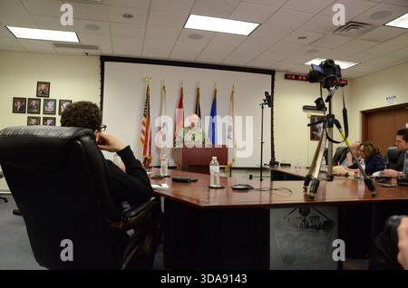 peter hegseth, actuel secrétaire de la guerre pour la défense des états-unis d'amérique, en tant que journaliste à guantanamo bay cuba en février 2016 Banque D'Images