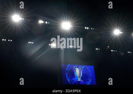 Milan, Italie. 09th Dec, 2025. L'UEFA a mené Wall avant le match de football de la Ligue des champions de l'UEFA entre l'Inter et Liverpool au stade San Siro de Milan, dans le nord de l'Italie - mardi 09 décembre 2025. Sport - Soccer . (Photo de Spada/LaPresse) crédit : LaPresse/Alamy Live News Banque D'Images