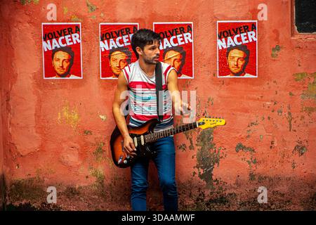 Nahuel Piscitelli. Cruzando el Charco. Le groupe de rock argentin pendant le tournage d'un clip vidéo. Buenos Aires, Argentine (2017) Banque D'Images