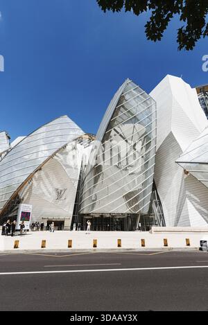 Fondation Vuitton, architecture déconstructiviste de Frank Gehry, bâtiment du musée, Fondation Louis Vuitton, nom original le vaisseau de verre, le gl Banque D'Images