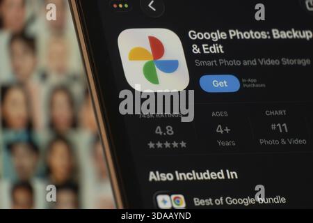 Dhaka, Bangladesh- 24 octobre 2025 : un écran iPad affichant l'application Google photos sur App Store Banque D'Images