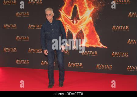 News - Photocall Avatar Stephen Lang pendant Photocall Avatar, News in Milano, Italy, December 09 2025 Milano Hotel principe di Savoia Italy Copyright : xLucaxMichelix/xLiveMediax LPN 2188325 Banque D'Images
