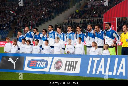 Rome Italie 13 Octobre 2015 Qualificatif de l'Euro l'Italie contre la Norvège l'équipe italienne pendant l'hymne national Banque D'Images