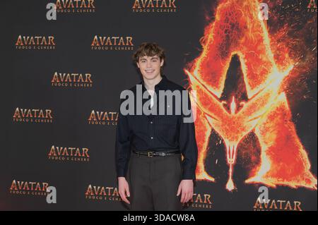 News - Photocall Avatar Jack Champion pendant Photocall Avatar, News in Milano, Italy, December 09 2025 Milano Hotel principe di Savoia Italy Copyright : xLucaxMichelix/xLiveMediax LPN 2188336 Banque D'Images