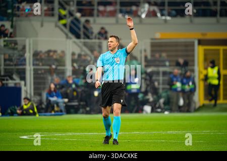 Milan, Italie. 09th Dec, 2025. Felix Zwayer (arbitre) lors de l'Inter - FC Internazionale vs Liverpool FC, match de football de l'UEFA Champions League à Milan, Italie, 09 décembre 2025 crédit : Agence photo indépendante/Alamy Live News Banque D'Images