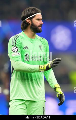 Milan, Italie. 09th Dec, 2025. Le gardien de but de Liverpool, Alisson, lors du match de football de l'UEFA Champions League entre l'Inter et Liverpool au stade San Siro de Milan, dans le nord de l'Italie - mardi 09 décembre 2025. Sport - Soccer . (Photo de Spada/LaPresse) crédit : LaPresse/Alamy Live News Banque D'Images