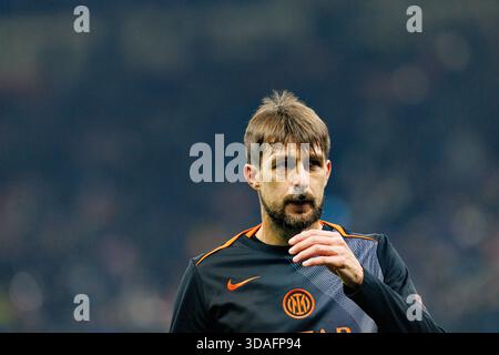 Francesco Acerbi vu pendant le match de la phase de ligue des champions entre l'Internazionale Milano et le Liverpool FC (Maciej Rogowski/Ball Raw images) Banque D'Images