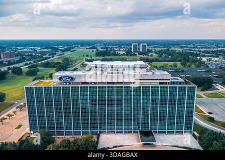 Dearborn, mi États-Unis - 04 AOÛT 2024 : vue aérienne du siège social mondial de Ford Motor Company, est une société automobile américaine Banque D'Images