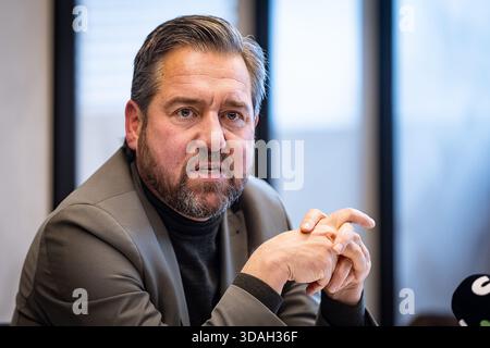 Tubize, Belgique. 10 décembre 2025. Vincent Mannaert, directeur sportif du syndicat belge de football, photographié lors d’un moment presse au siège du syndicat belge, mercredi 10 décembre 2025 à Tubize. BELGA PHOTO JAMES ARTHUR GEKIERE crédit : Belga News Agency/Alamy Live News Banque D'Images