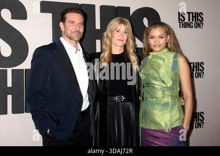 Bradley Cooper, Laura Dern et Andra Day lors de la projection spéciale du film "Is This Thing on ?" Au DGA Theater. New York, 10 décembre 2025 Banque D'Images