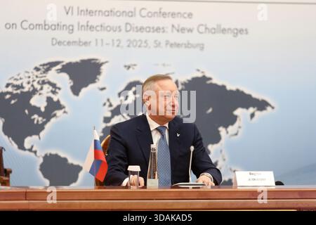 Saint-Pétersbourg, Russie. 11 décembre 2025. Alexander Beglov, Gouverneur de Saint-Pétersbourg, lors de la VI Conférence internationale sur la lutte contre les maladies infectieuses : nouveaux défis, session plénière à la Bibliothèque présidentielle Boris Eltsine à Saint-Pétersbourg. Crédit : SOPA images Limited/Alamy Live News Banque D'Images