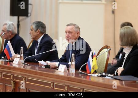 Saint-Pétersbourg, Russie. 11 décembre 2025. Alexander Beglov, Gouverneur de Saint-Pétersbourg, lors de la VI Conférence internationale sur la lutte contre les maladies infectieuses : nouveaux défis, session plénière à la Bibliothèque présidentielle Boris Eltsine à Saint-Pétersbourg. (Photo de Maksim Konstantinov/SOPA images/SIPA USA) crédit : SIPA USA/Alamy Live News Banque D'Images