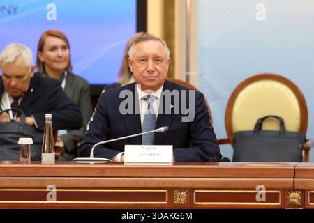 Saint-Pétersbourg, Russie. 11 décembre 2025. Alexander Beglov, Gouverneur de Saint-Pétersbourg, lors de la VI Conférence internationale sur la lutte contre les maladies infectieuses : nouveaux défis, session plénière à la Bibliothèque présidentielle Boris Eltsine à Saint-Pétersbourg. (Photo de Maksim Konstantinov/SOPA images/SIPA USA) crédit : SIPA USA/Alamy Live News Banque D'Images