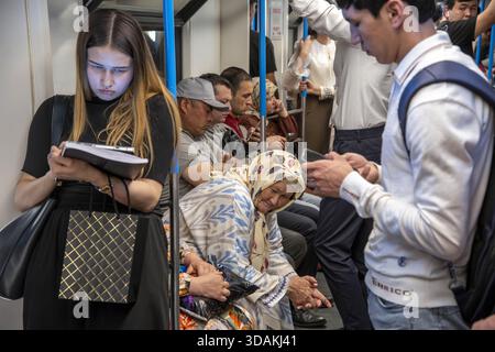 Le système de transport rapide du métro de Tachkent, Tachkent, Ouzbékistan Banque D'Images