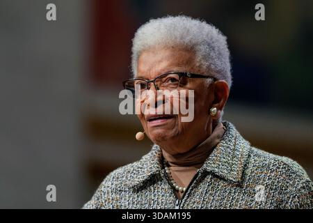 Oslo, Norvège. 11 décembre 2025. Oslo 20251211. Ellen Johnson Sirleaf, ancienne Présidente du Libéria et lauréate du prix Nobel de la paix 2011, participe au Forum du prix Nobel de la paix à l'Auditorium de l'Université dans le cadre de l'attribution du prix Nobel de la paix à Maria Corina Machado. Photo : Cornelius Poppe/NTB ce texte est traduit automatiquement crédit : NTB/Alamy Live News Banque D'Images