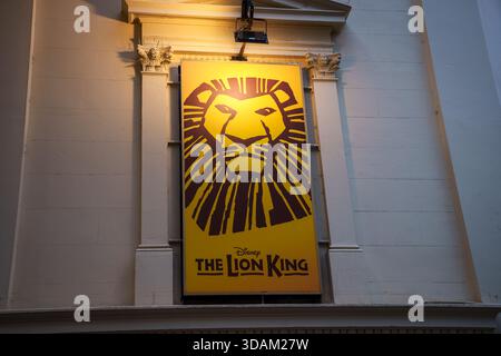 LONDRES, ROYAUME-UNI. 16 février 2025. Le logo du Roi Lion sur le Lyceum Theatre de Londres. Banque D'Images