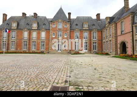 Préfecture, vue de l'extérieur, ville de Alençon, département de l'Orne, France Banque D'Images