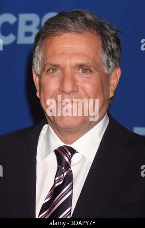 Leslie « les » Moonves, président et chef de la direction de CBS Corporation, assiste à la CBS Television 2010 en amont au Damrosch Park du Lincoln Center à New York le 19 mai 2010. Crédit photo : Henry McGee/MediaPunch Banque D'Images