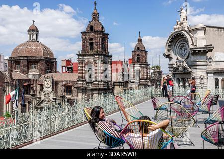 Mexico City Mexico, Centro Historico centre historique, Calle Isabel la Catolica, vue depuis le Museo del Estanquillo terrasse sur le toit, chaises longues sur le toit Banque D'Images