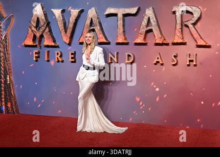 Harleston, Royaume-Uni. 11 décembre 2025. Londres, Royaume-Uni - 11 décembre 2025 Kimberley Garner à la première britannique de « Avatar » Fire and Ash », au BFI Imax, Waterloo, Londres, Angleterre. CAP/JOR © JOR/Capital Pictures crédit : Capital Pictures/Alamy Live News Banque D'Images