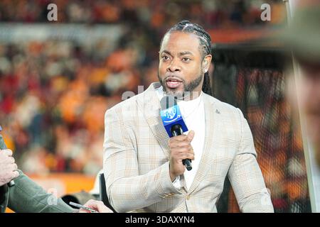 Tampa Bay, Floride, États-Unis, 11 décembre 2025, Richard Sherman, animateur de football TNT jeudi soir, au Raymond James Stadium. (Crédit photo : Marty Jean-Louis/Alamy Live News Banque D'Images