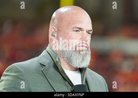 Tampa Bay, Floride, États-Unis, 11 décembre 2025, Andrew Whitworth, animateur de football TNT jeudi soir, au Raymond James Stadium. (Crédit photo : Marty Jean-Louis/Alamy Live News Banque D'Images